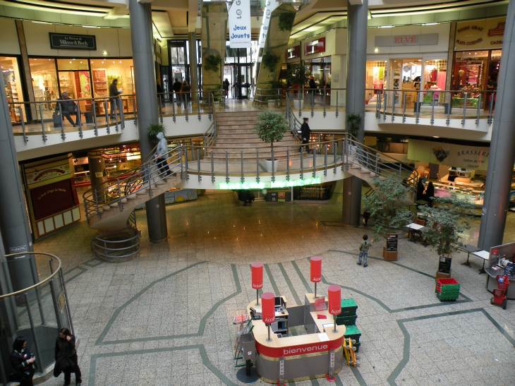  intérieur du Centre commercial des Grands Hommes